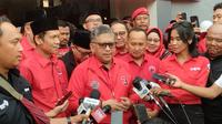 Sekjen PDI Perjuangan (PDIP) Hasto Krisyanto menanggapi soal gimik joget-joget calon presiden (Capres) nomor urut dua Prabowo Subianto.&nbsp;(Foto:Liputan6/Winda Nelfira)