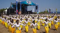 Aksi 1.000 Penari Rejang Renteng Meriahkan Pembukaan Nusa Penida Festival 2024