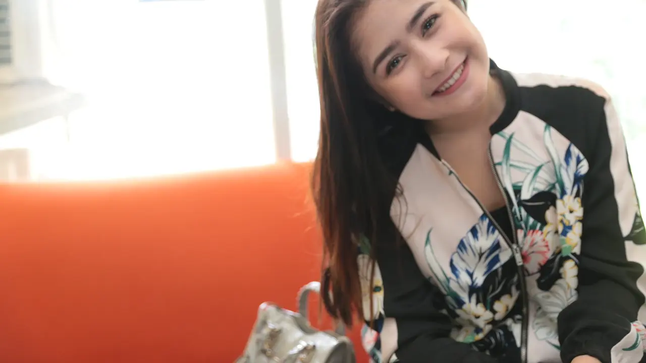 Prilly Latuconsina