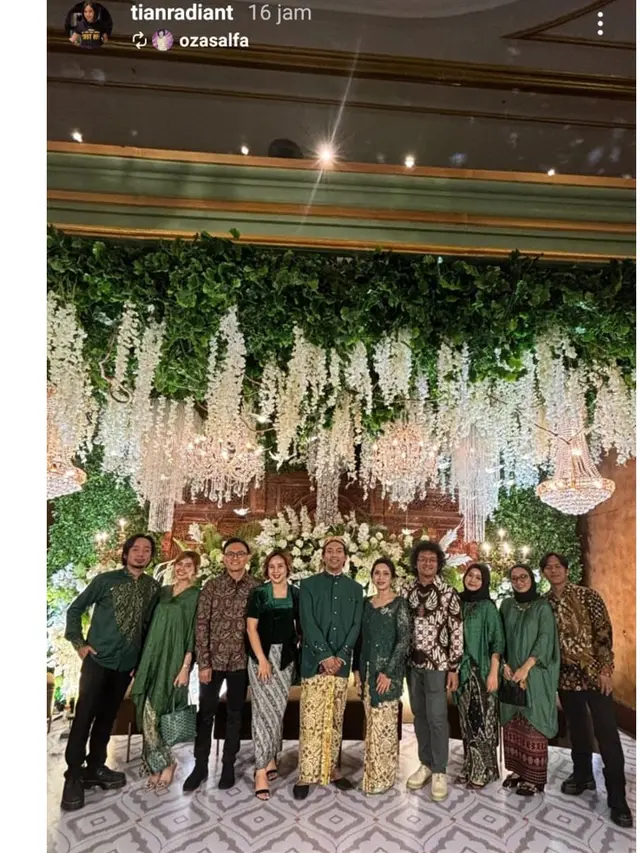 8 Potret Artis di Pernikahan Angga Maliq & D'Essentials, Rian D'Masiv Boyong Band-nya