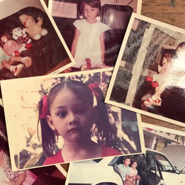 6 Potret Masa Kecil Mona Ratuliu, Disebut Mirip dengan Putri Bungsunya