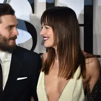 Bukan hanya Dakota Johnson saja yang mengunggah foto seksi. Kim Kardashian, Lindsay Lohan pun melakukan hal yang serupa. (AFP/Bintang.com)