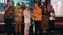Perwakilan Humas Pupuk Indonesia Grup pada acara penghargaan PR Indonesia Awards 2019 di Bandung, Kamis (28/3). Penghargaan tersebut merupakan wujud komitmen Pupuk Indonesia Grup sebagai pendukung Ketahanan Pangan Nasional. (Liputan6.com/Pool/Pupuk Indonesia)