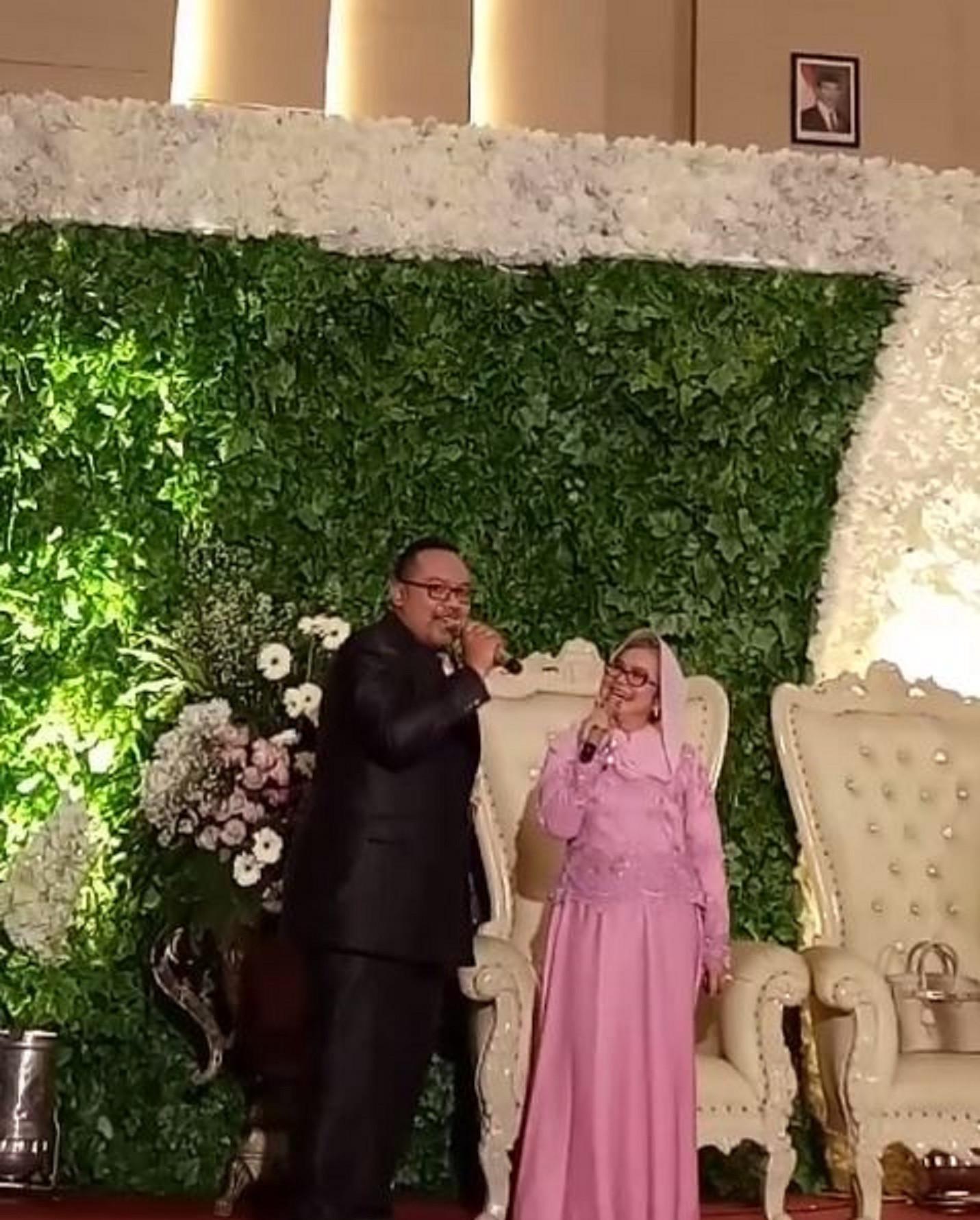 Lama Menghilang Ulfa Dwiyanti Muncul Jadi Mc Acara Pernikahan News Entertainment Fimela Com