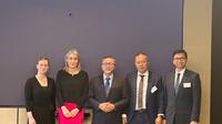 Menteri Perdagangan (Mendag) Zulkifli Hasan bertemu dengan Wakil Presiden/General Manager Nike Inggris dan Irlandia Sarah Hannah dan Direktur Urusan Pemerintahan, Perdagangan Internasional, dan Kepabeanan Nike Ingrid Van Laerhoven, di London, Inggris, Kamis (9/3/2023).