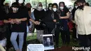 Pemakaman Ayah Nirina Zubir (Budy Santoso/Kapanlagi.com)