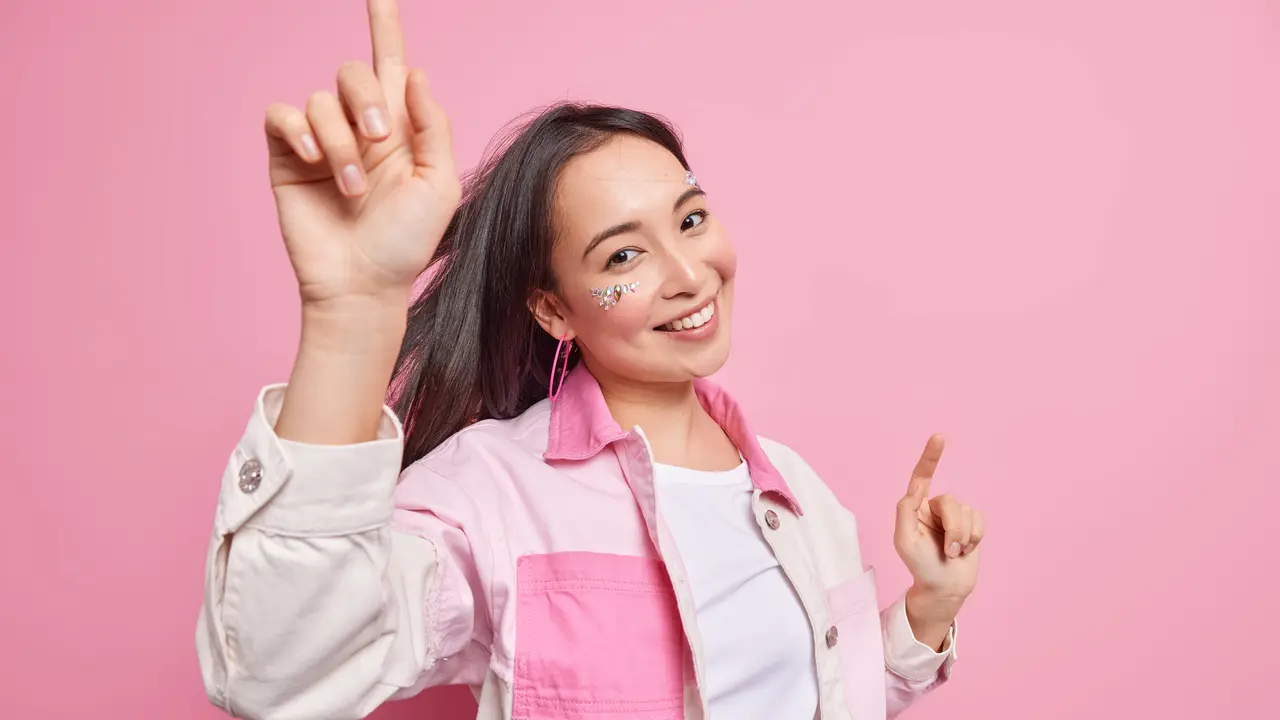 perempuan bahagia