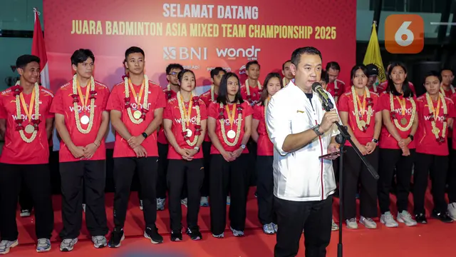 Foto: Torehkan Sejarah Baru, Tim Bulu Tangkis Indonesia Dapat Sambutan Meriah setelah Mendarat di Tanah Air