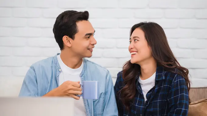 perempuan dan pasangan 1 september pendekatan