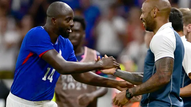 Thierry Henry (kanan)