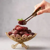 Ilustrasi kurma segar. (c) Shutterstock/Kravtzov