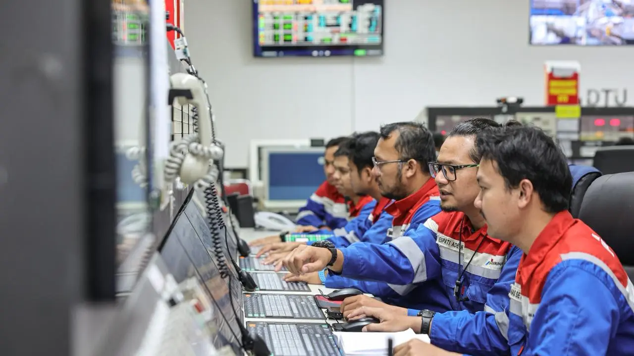 Pekerja Kilang Pertamina Tetap Bertugas Saat Lebaran Demi Jaga Pasokan Energi