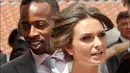 Catherin adalah istri mantan penyerang Olympique Lyon, Sidney Govou. Ia bekerja sebagai seorang model (Reuters)