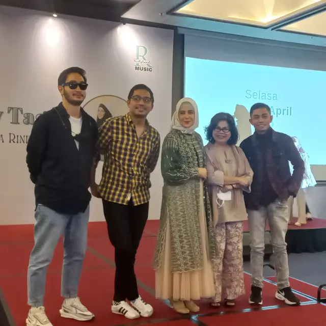 [Fimela] Mini Album Risty Tagor