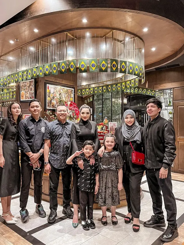 7 Momen Kejutan Ulang Tahun Anang Hermansyah ke-53, Dihadiri Orang Tersayang