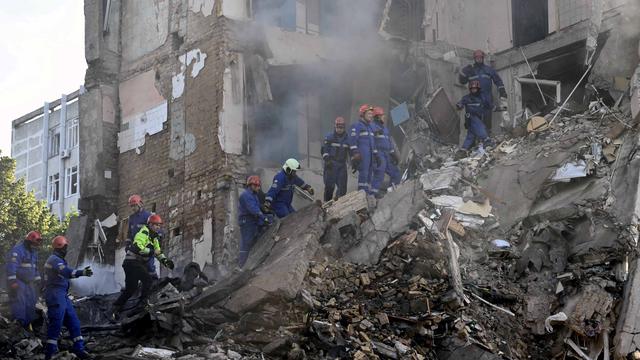 Serangan Rusia Hantam Bangunan di Ukraina, Satu Orang Tewas 16 Terluka