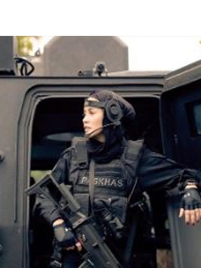 6 Potret Olla Ramlan Pakai Seragam Paskhas TNI AU, Curi Perhatian