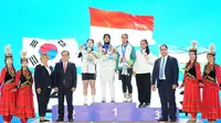 Alyamaulida Kartika menyapu bersih tiga emas saat berpartisipasi Kejuaraan Asia Angkat Besi Remaja dan Junior 2025 di kelas remaja (youth) 77 kg putri dalam Kejuaraan Asia Angkat Besi Remaja dan Junior yang digelar di Astana Kazakhstan pada Selasa (8/7/2025) lalu. (Dok. Instagram Asian Weightlifting Federation)