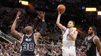 Akhiri Rekor Spurs, Warriors Samai Prestasi Bulls Era Jordan