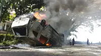 Belasan Kendaraan Rusak, Puluhan Demonstran Ditangkap di Malang