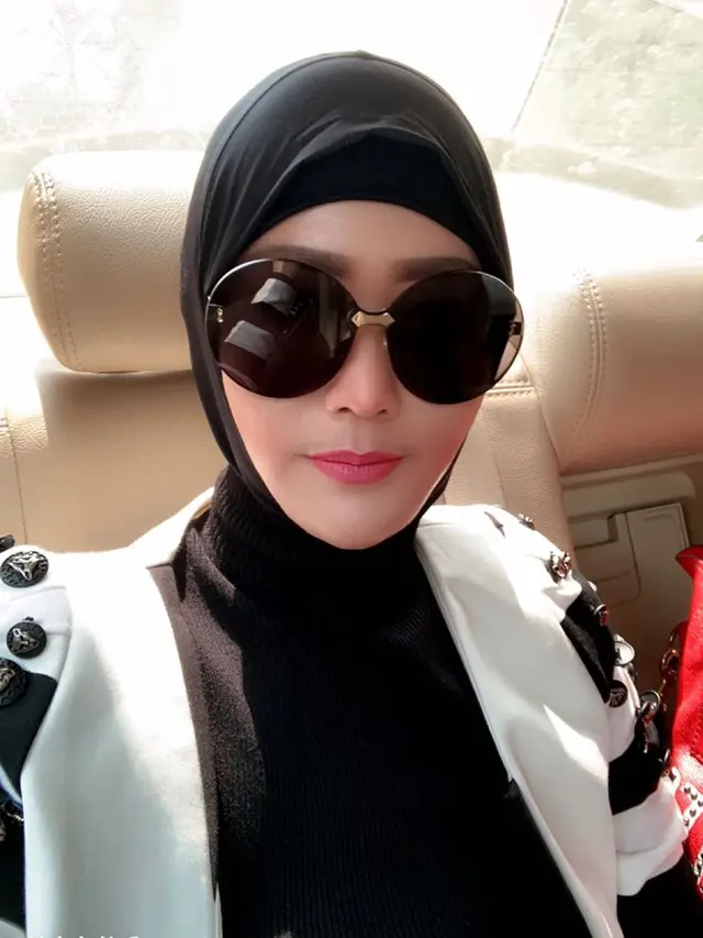 Dipuji Makin Cantik, Ini 5 Potret Inul Daratista Saat Pakai Kerudung