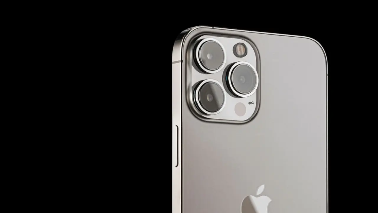 iPhone 13.
