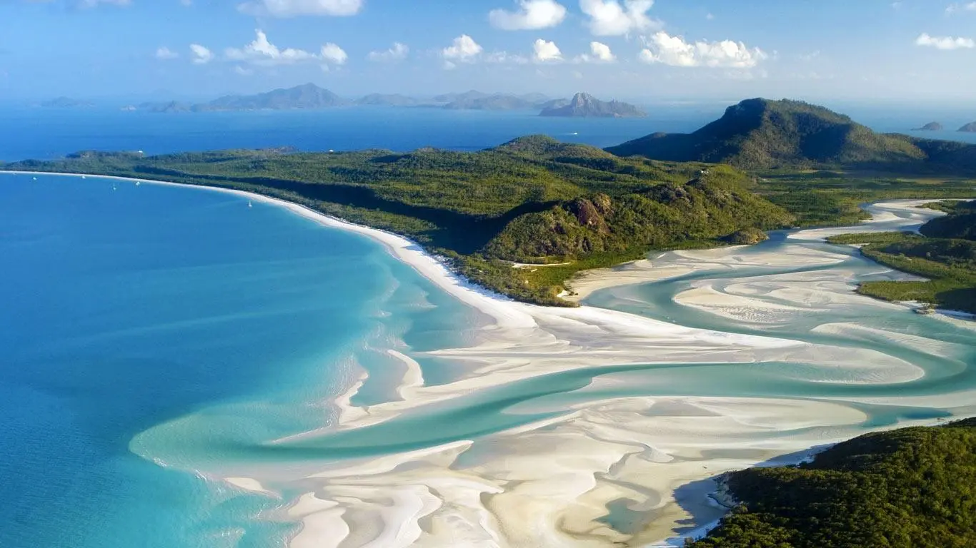 Whitehaven Beach, Australia. (exclusivegetaway.com.au)