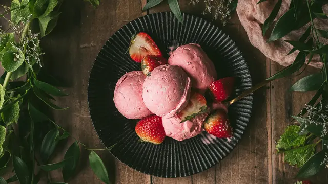 resep es krim strawberry