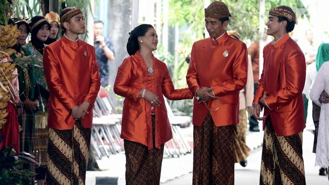 Jokowi Salami Tamu yang Pulang