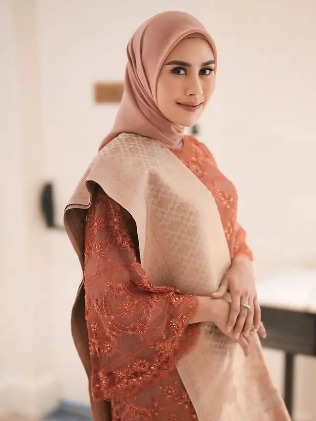 Gaya Keluarga Raffi Ahmad Hadir Resepsi Pernikahan Putri Zulhas dan Zumi Zola