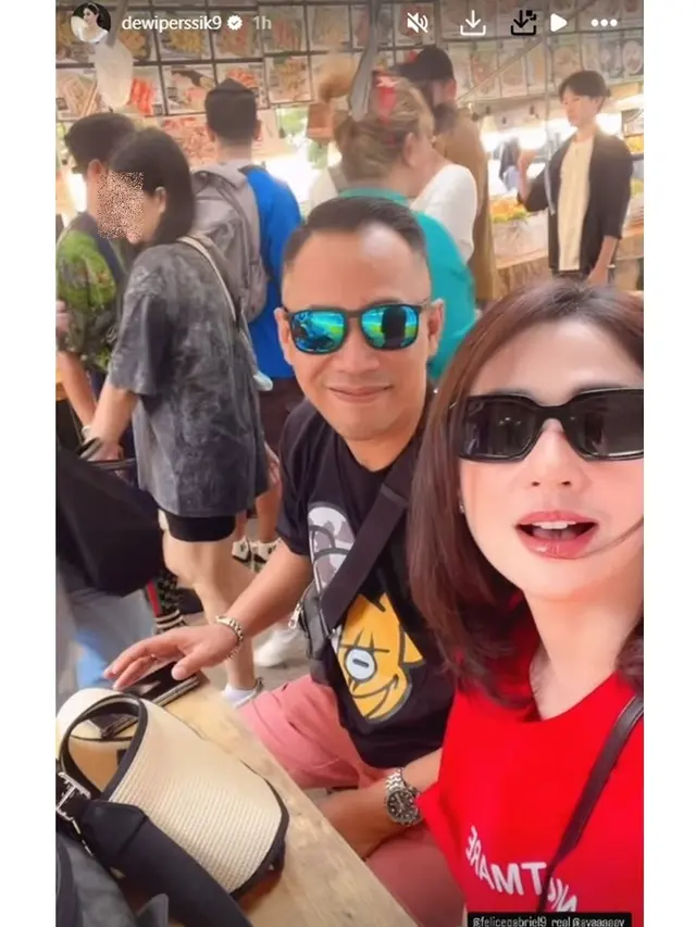 6 Potret Dewi Perssik dan Rully Liburan ke Thailand, Ajak Ibunda dan Anak