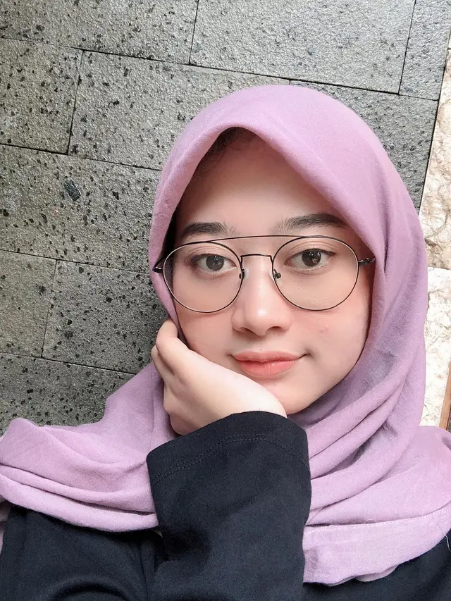 6 Potret Nura, Dokter Cantik yang Resmi Menjadi Istri Danang DA  (https://www.instagram.com/p/CTwkjbpP7nv/)