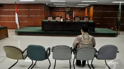 Sidang vonis Teddy Renyut ditunda karena Hakim Ketua Artha Theresia sedang dinas di luar kota, Pengadilan Tipikor, Jakarta, Senin (27/10/2014). (Liputan6.com/Miftahul Hayat)