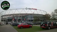 Suasana di sekitar area stadion BayArena, markas Bayer Leverkusen. (Bola.com / Aditya Wicaksono)