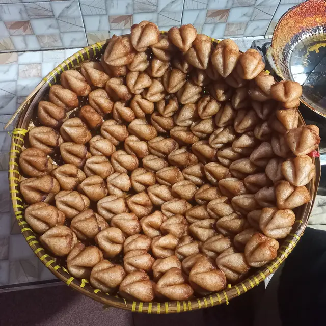 Kue adrem dengan bentuk dan rasanya yang khas