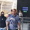 Pakai Masker, Bupati Sukoharjo Bungkam saat Tiba di KPK