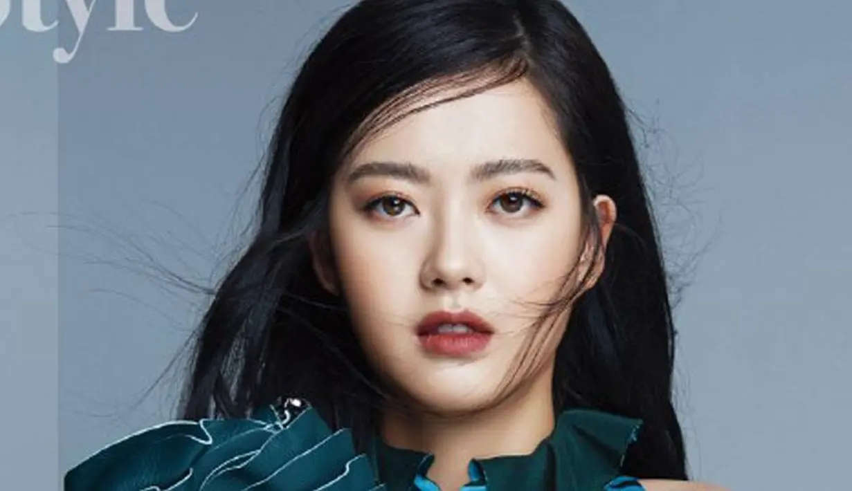 Go Ara mempunyai warna mata yang unik. Jika dilihat-lihat wajahnya terlihat cantik dan menawan. (Foto: allkpop.com)