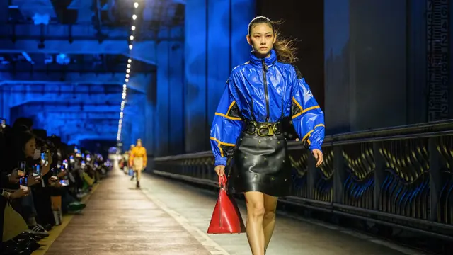 Semarak Fashion Show Louis Vuitton di Seoul