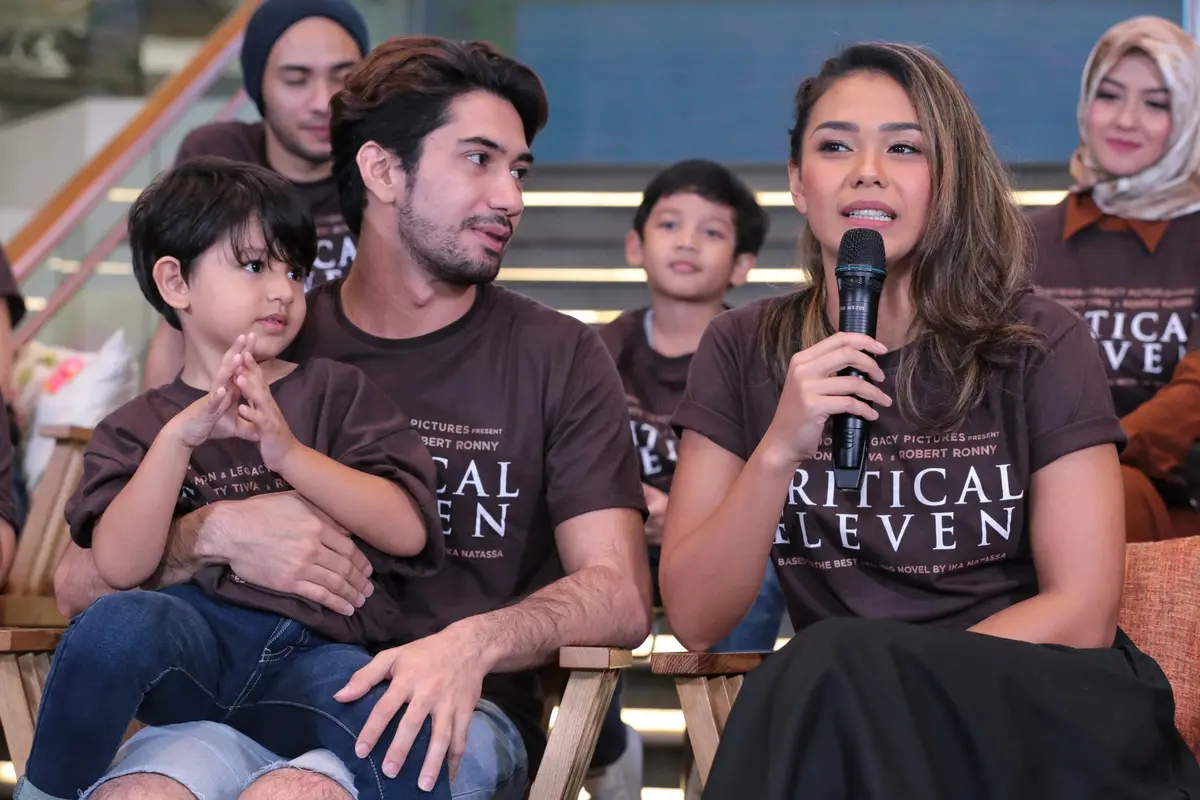 [Bintang] Reza Rahadian dan Adinia Wirasti