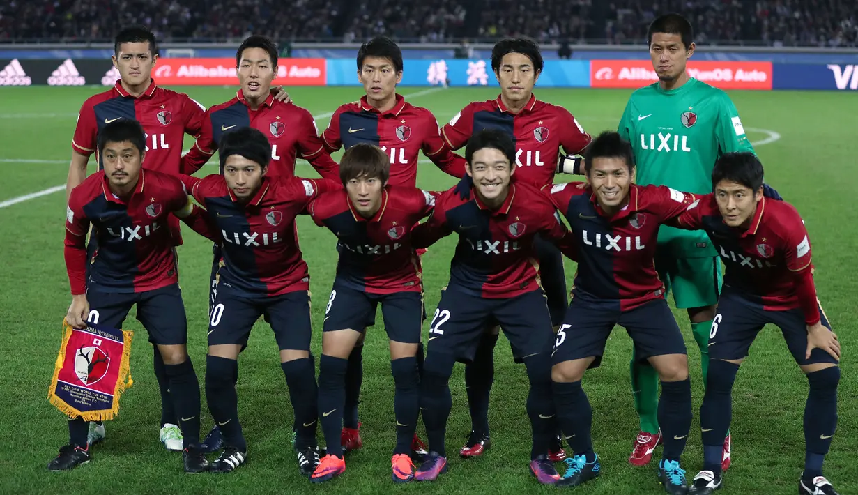 Kashima Antlers menjadi klub Jepang dengan pencapaian terbaik sepanjang sejarah Piala Dunia Klub FIFA digelar. Kashima Antlers mampu menduduki posisi runner-up pada penyelenggaraan edisi ke-13 pada 2016 di Jepang. Tampil dengan status tuan rumah sekaligus juara J1 League 2016, dalam perjalanannya, Kashima Antlers menang tiga kali beruntun 2-1 atas Auckland City (Selandia Baru), 2-0 atas Mamelodi Sundowns (Afrika Selatan) dan 3-0 atas Atletico Nacional (Kolombia) untuk lolos ke final. Sayang, di laga final Kashima Antlers takluk 2-4 dari Real Madrid lewat hattrick Cristiano Ronaldo. (AFP/Behrouz Mehri)