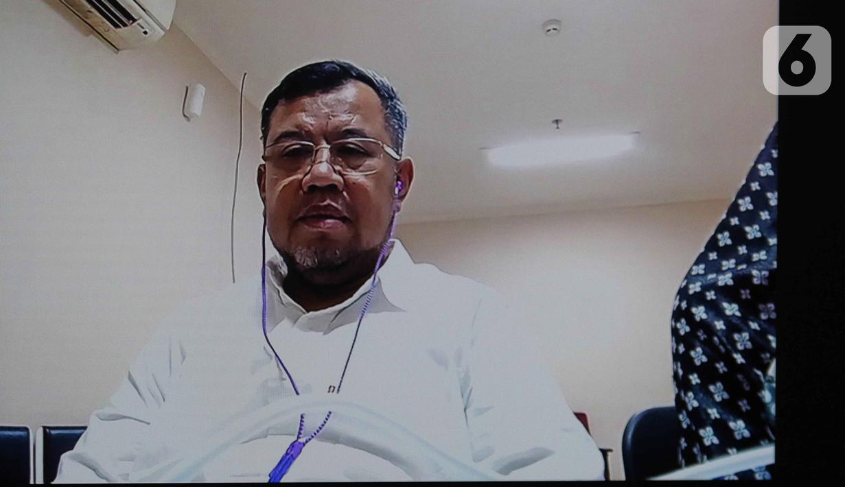 Terdakwa mantan Presiden ACT Ahyudin menjalani sidang perdana secara virtual di Pengadilan Negeri Jakarta Selatan, Jakarta, Selasa (15/11/2022). Sidang tersebut beragendakan pembacaan dakwaan terkait perkara dugaan penggelapan dana bantuan Boeing oleh Aksi Cepat Tanggap (ACT) dengan terdakwa mantan Presiden ACT Ahyudin. (Liputan6.com/Herman Zakharia)