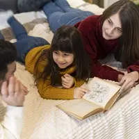 Dengan mengikuti beberapa aktivitas sederhana ini, kamu dapat membuat momen kebersamaan bersama anak, lho, Sahabat Fimela.  [Dok/freepik.com]