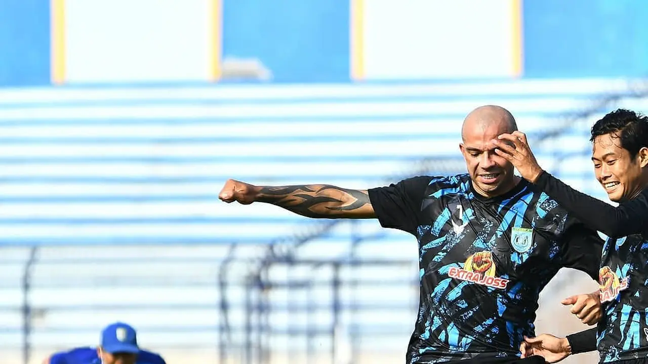 5 Potret Ivan Carlos Saat Latihan Bersama Tim, Striker Persela Lamongan