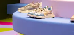 Melihat lebih dekat gaya baru sneaker rancangan Melissa dengan siluet yang modern dan ekspresif (Melissa)
