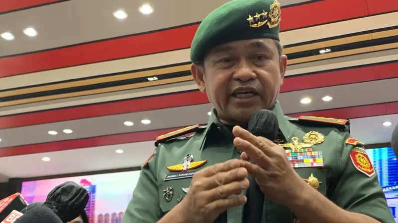 Panglima Komando Cadangan Strategis Angkatan Darat (Pangkostrad) Letnan Jenderal Maruli Simanjuntak
