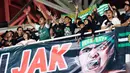 Ini menjadi momen yang indah sekaligus bukti nyata perdamaian antar suporter Indonesia. (Bola.com/M Iqbal Ichsan)
