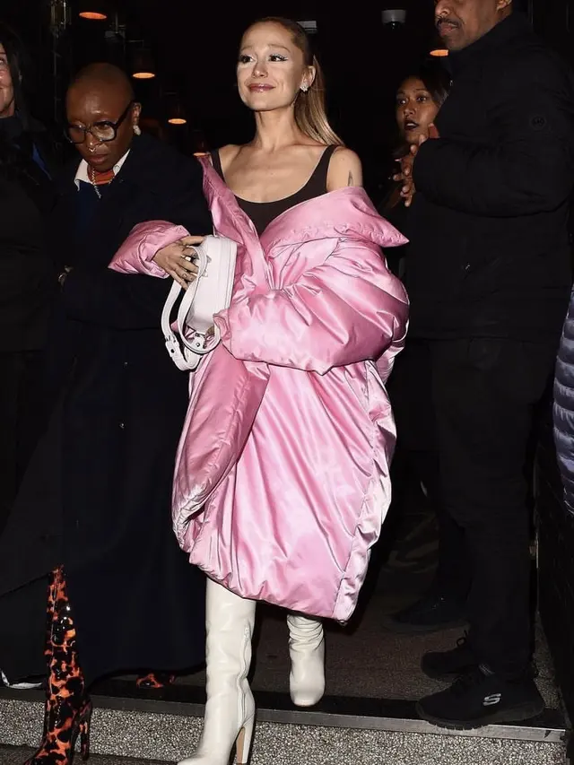 Ariana Grande Terlihat Terlalu Kurus
