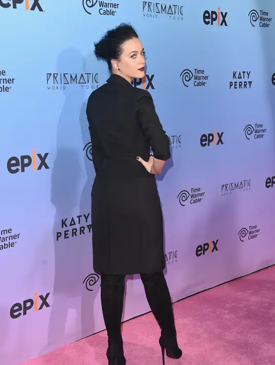 "Katy membuktikan rasa cintanya untuk Orlando. Katy sangat bahagia dan nyaman berada di sisi Orlando. Ia tidak ingin pernikahannya gagal kembali," tambah sumber pada Hollywoodlife. (AFP/Bintang.com)