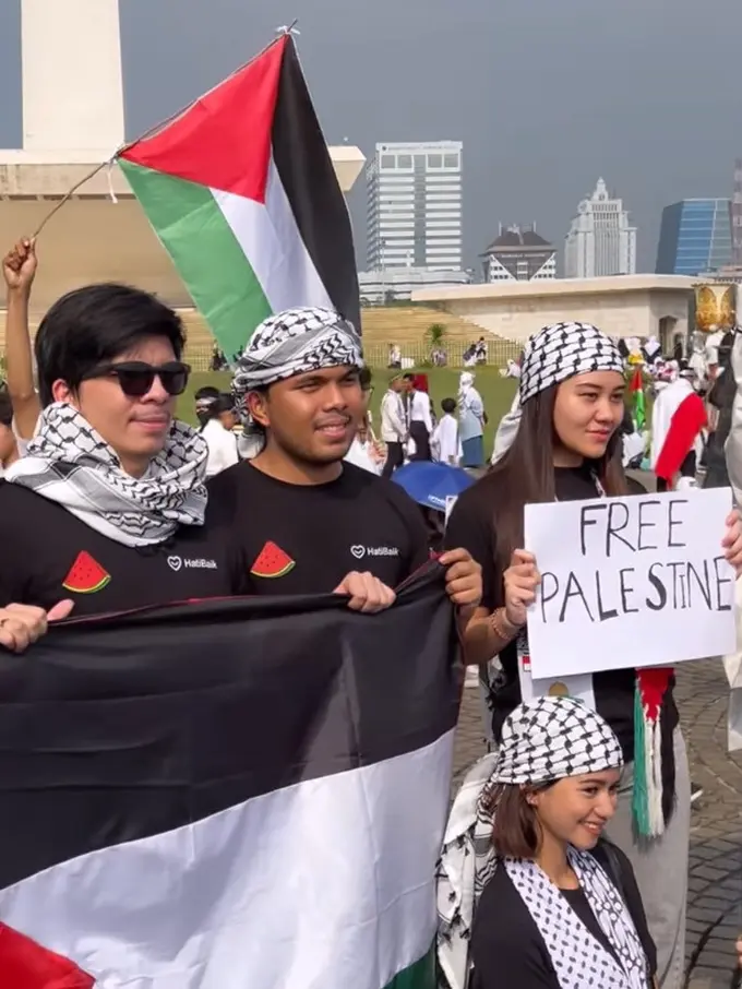 Penampilan Publik Figure Turun Kejalan untuk Aksi Bela Palestina di Monas