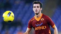 Aksi gelandang AS Roma Miralem Pjanic di laga lanjutan Serie A Italia melawan AC Milan di Olimpico Roma, 29 Oktober 2011. Roma kalah 2-3. AFP PHOTO / FILIPPO MONTEFORTE